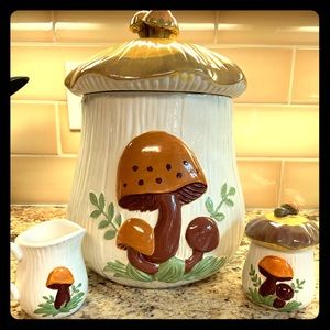 Super cute mushroom canisters!